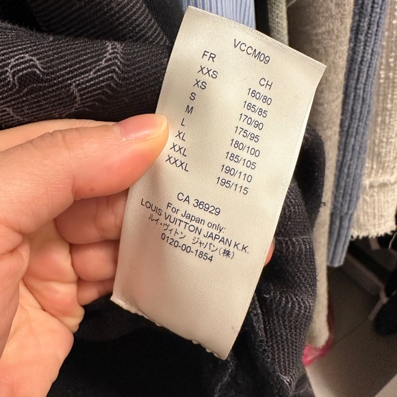 LV Monogram Hoodie - Picture 5 of 5